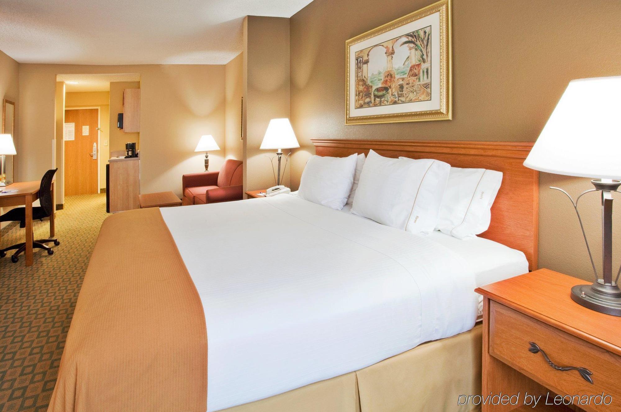 Holiday Inn Express & Suites Tavares, An Ihg Hotel Habitación foto